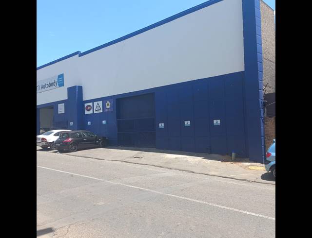 1,200M² WAREHOUSE TO LET IN CITY WEST